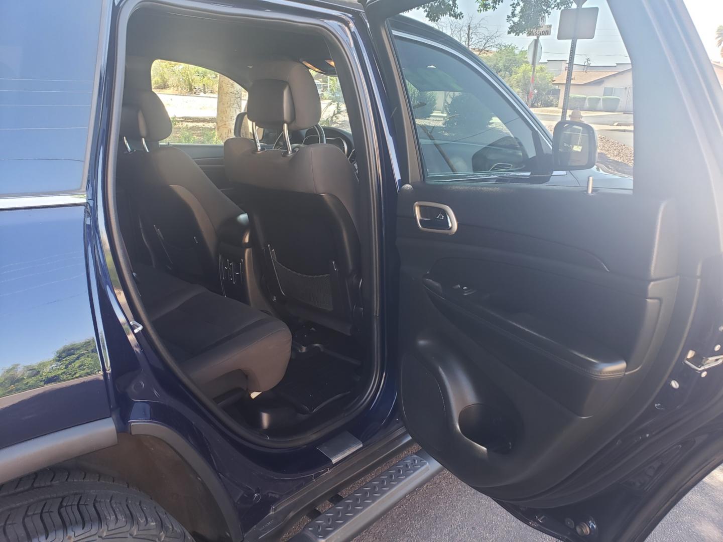 2014 /black Jeep Grand Cherokee laredo (1C4RJFAGXEC) with an 3.6L V6 DOHC 24V engine, 8 speed 4x4 transmission, located at 323 E Dunlap Ave., Phoenix, AZ, 85020, (602) 331-9000, 33.567677, -112.069000 - 2014 Jeep Grand Cherokee Laredo,......EXCELLENT condition,...... Ice Cold A/C front and rear, Clean Black interior with black cloth seats in near perfect condition, New brakes, Tune up, Touch scrren Stereo/CD player, satellite compatible, Phone sync, Bluetooth, This suv is gorgeous inside and out, I - Photo#14